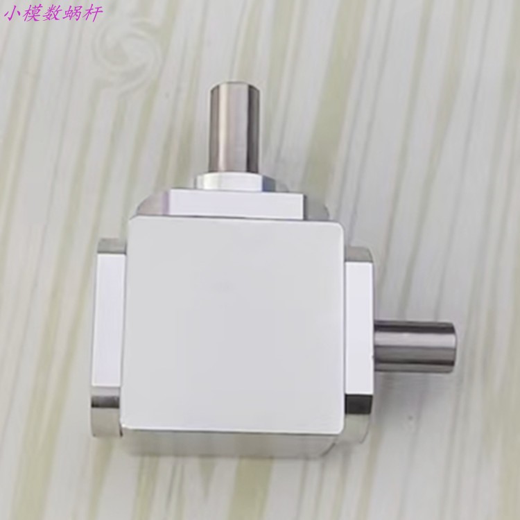 The small 1:1 T-type cross commutator with a shaft diameter of 10 right-angle transmission gearbox and bevel gear reduction gearbox rotates undefined