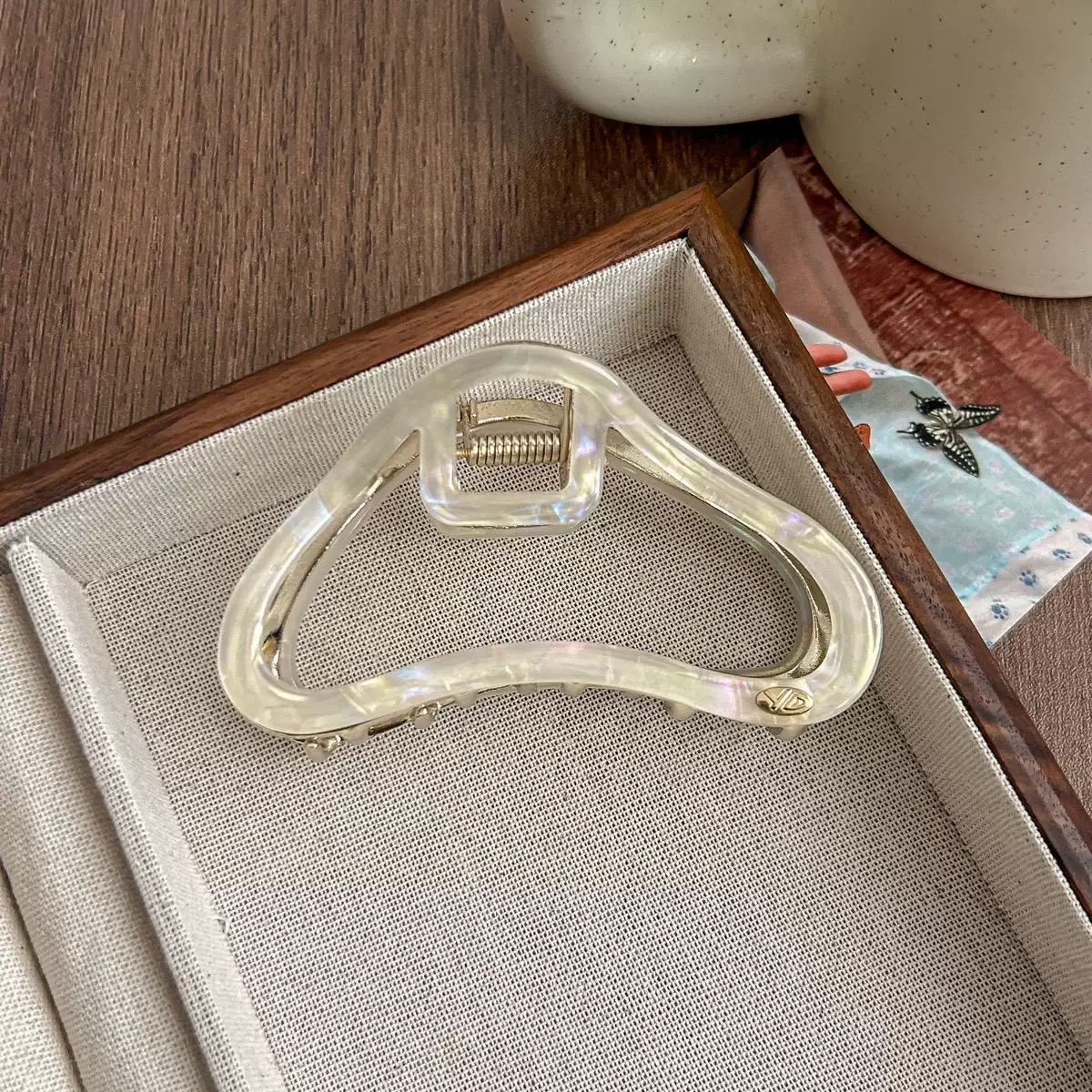 Wholesale of new large-sized acetate hair clips, high ponytail clips, hair clips and shark clips with a high-end and elegant style details Picture