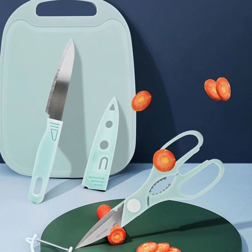 Knife set, simple gift set, fruit knife, melon peater, Yangjiang knife, stainless steel four-piece set, cutting board scissors Application Scenario