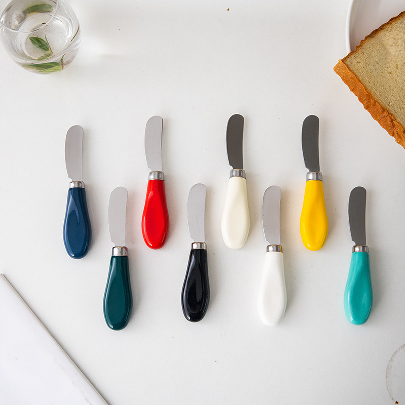 Cross-border stainless steel cheese and butter knife with ceramic handle, multi-functional spreading knife for cheese, jam, cream and peanut butter full figure