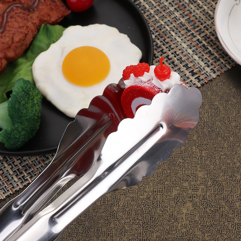 Factory wholesale stainless steel food tongs, barbecue food tongs, grilled meat tongs, bread tongs, kitchen and household food tongs Application Scenario