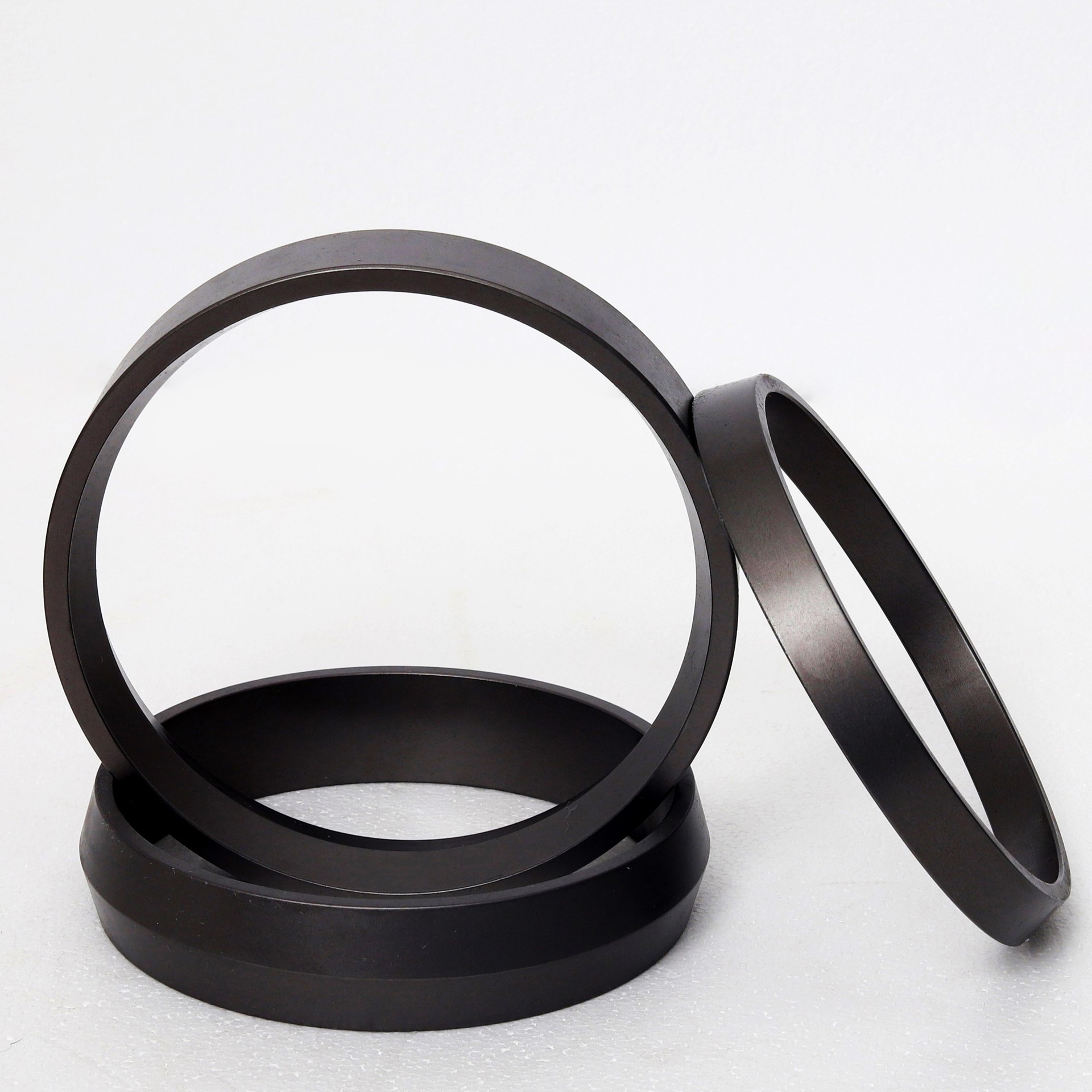 Ring springs, friction springs, automotive manufacturing, shock absorption and strong shock absorption, direct supply of non-standard parts, construction and bridge Application Scenario