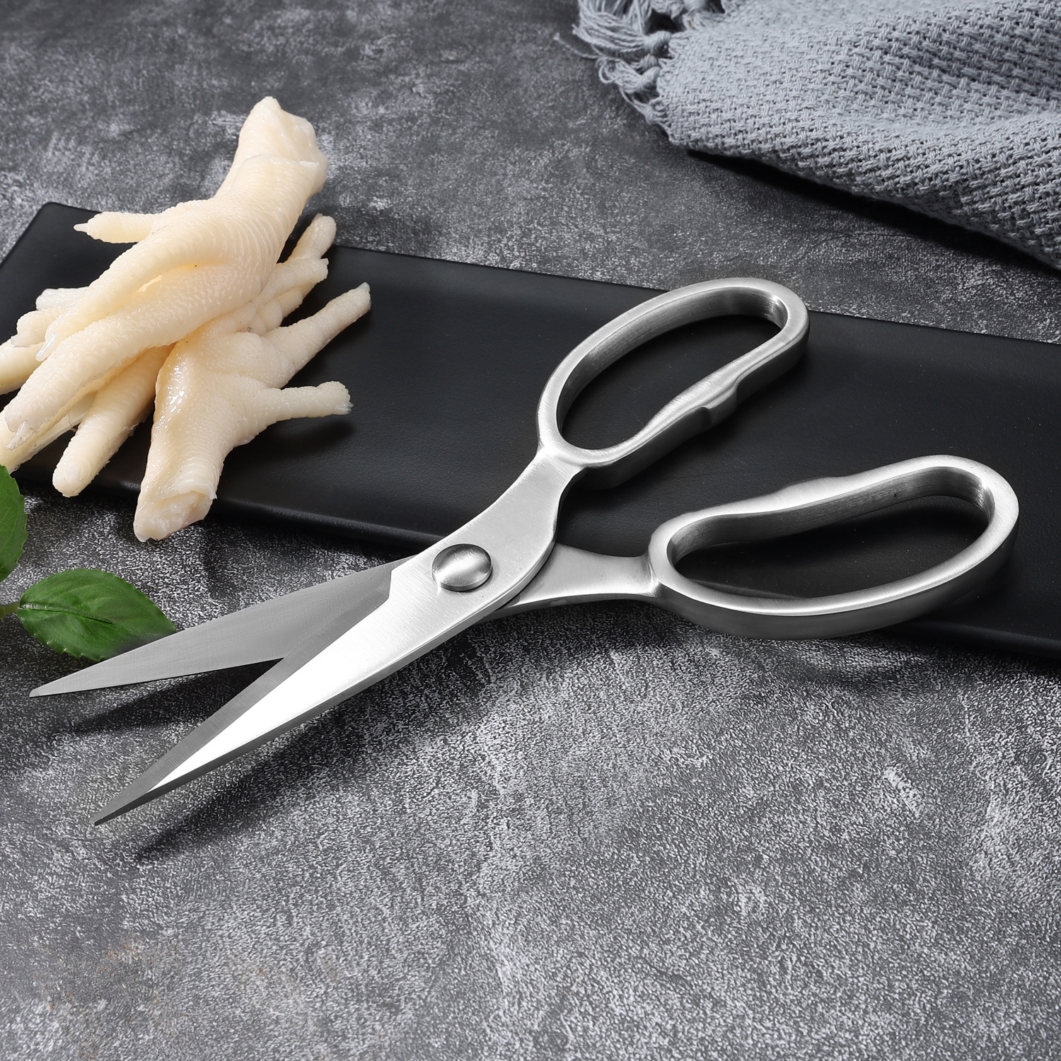 Kitchen scissors, multi-functional powerful chicken bone scissors, stainless steel integrated all-steel kitchen scissors, sharp food scissors Specification drawing