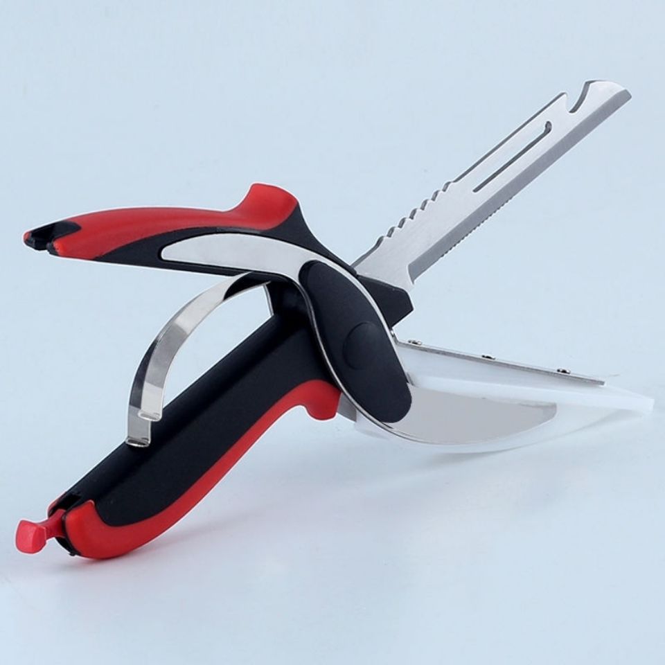 Stainless steel smart scissors six-in-one multi-functional kitchen fruit and vegetable scissors, chicken bone scissors, camping and picnic vegetable cutting scissors Application Scenario