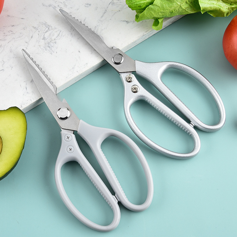 Cross-border in-stock stainless steel sk5 kitchen scissors, multi-functional chicken bone scissors, complementary food scissors, household bone scissors Application Scenario