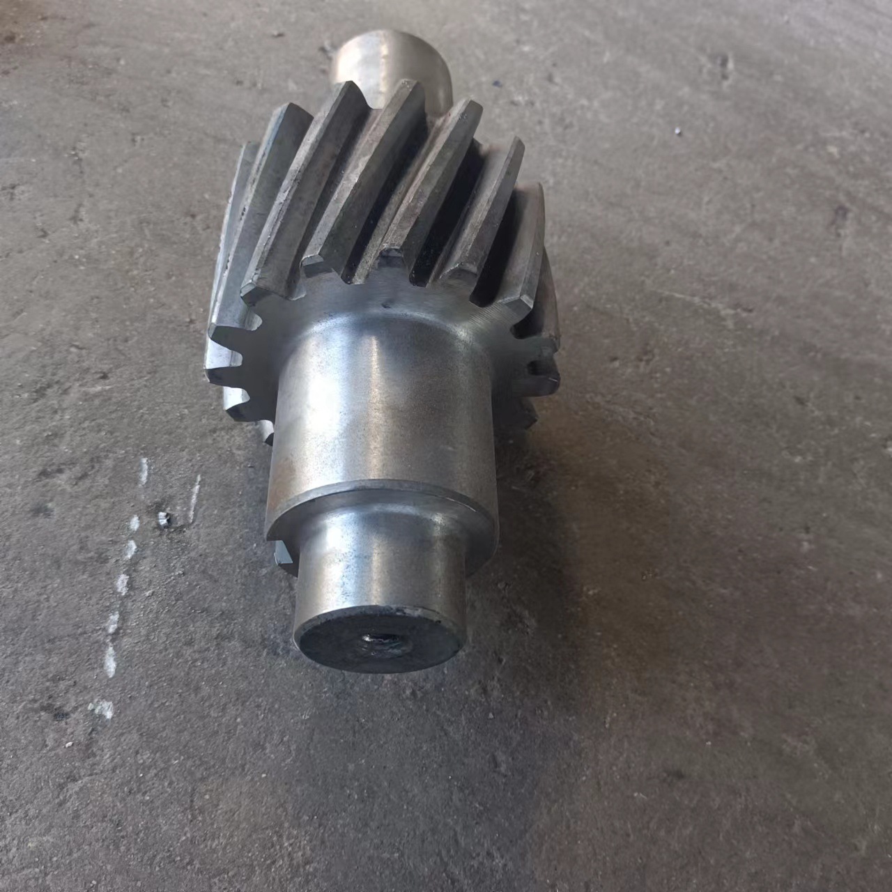 We supply splined gear shafts, large mechanical transmission gear shafts, and freely forged internal splined gear shafts Specification drawing