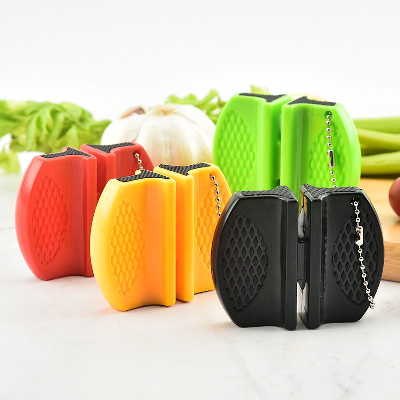 This small and mini knife sharpener is convenient, easy to use, lightweight and suitable for home use. It can sharpen knives of different thicknesses and is a convenient and quick tool full figure