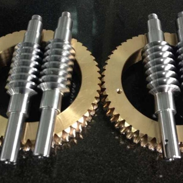 The manufacturer processes turbine worm gear reducer parts with spiral teeth of 1.5 mode, 2 mode and 2.5 mode turbine worms Application Scenario