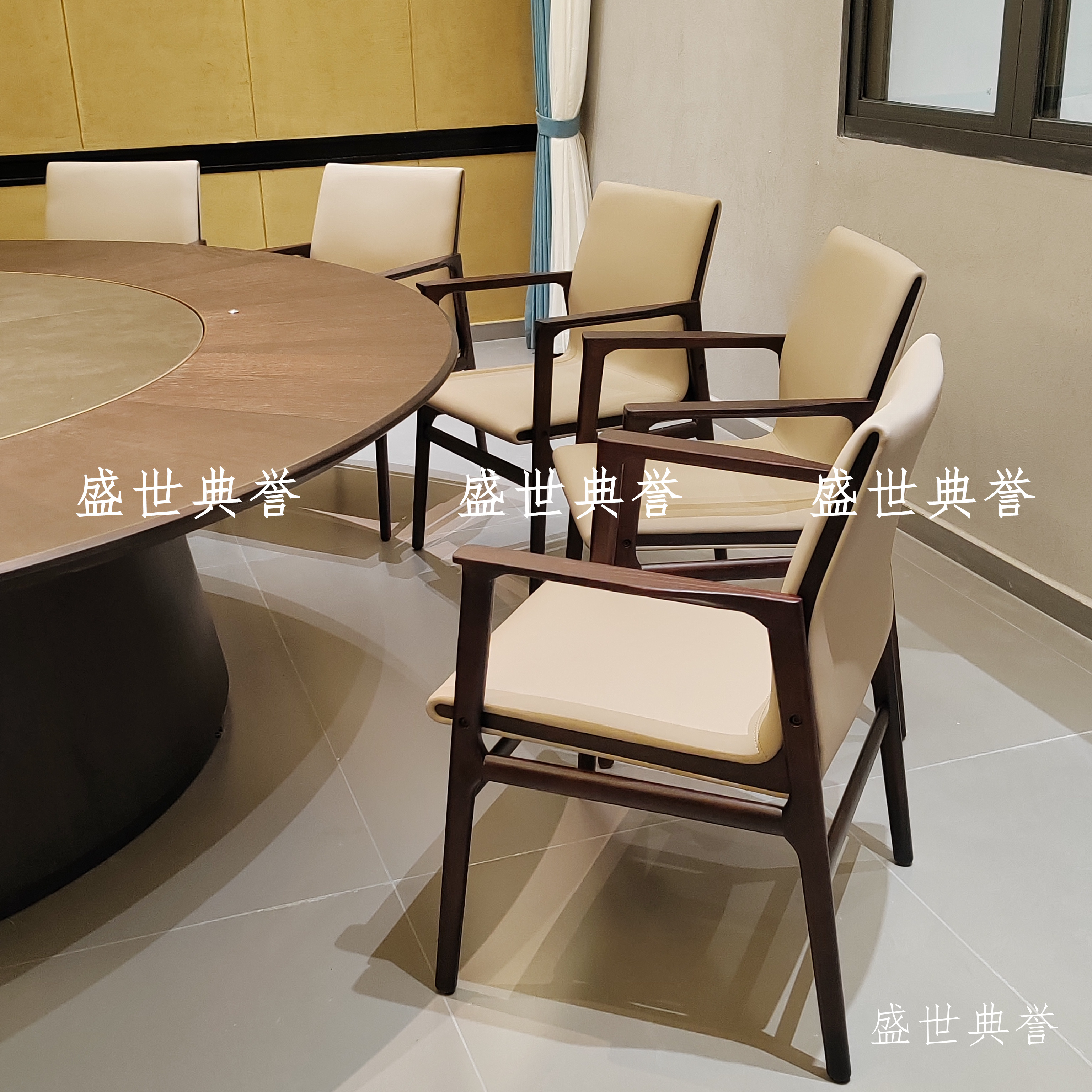 Cangzhou International Hotel's solid wood dining tables and chairs, banquet center private rooms, modern light luxury dining chairs, club solid wood armchairs Application Scenario