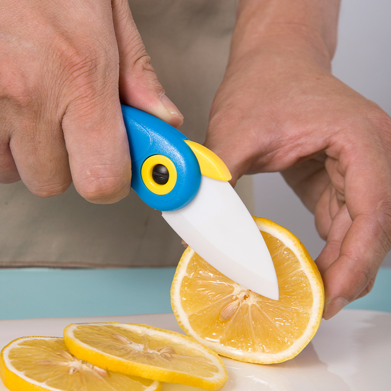 Available in stock: Ceramic folding fruit knives, portable fruit peelers, fruit peel knives, bird knives, and creative designs details Picture