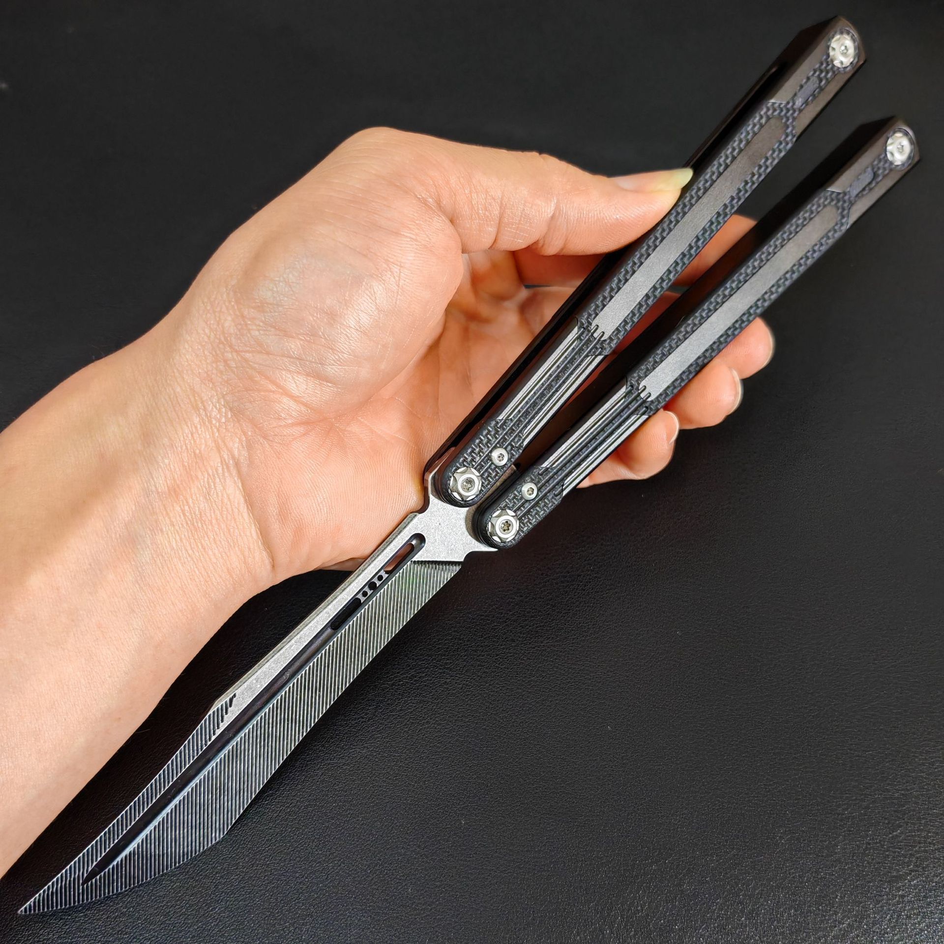 Amazon Outdoor Cygnus G10 Butterfly Knife Practice Swinging hand Knife CSgo game training Folding knife without cutting edge undefined