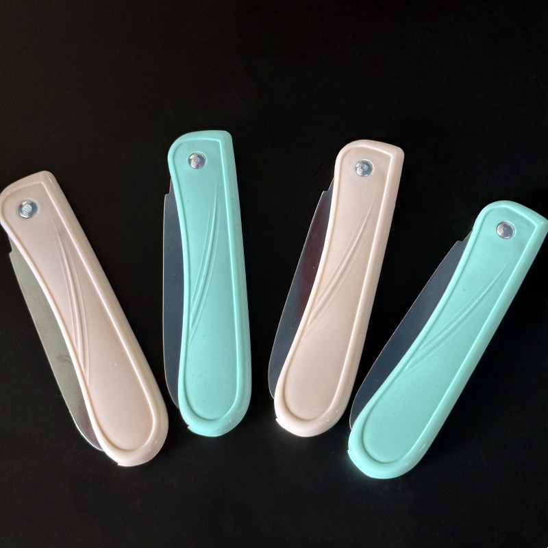 Thickened colored folding knife fruit knife is convenient to carry. 1-yuan store and 2-yuan store wholesale supply Item Picture