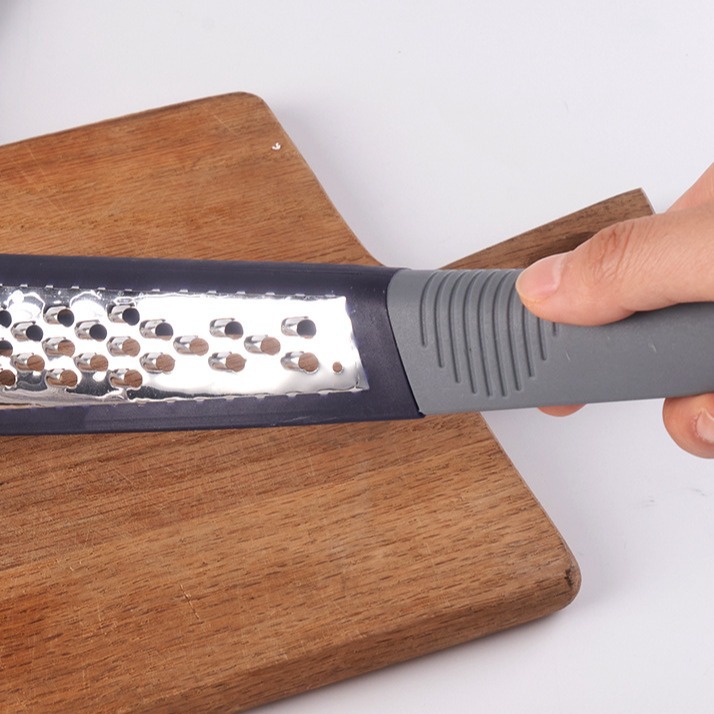 Cross-border wholesale double-sided stainless steel potato shreds grater, commonly used in household kitchens, lemon shreds, cheese and cheese grater Application Scenario