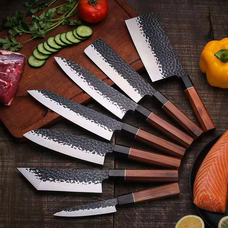 Best-selling Japanese kitchen knives, chef knives, cooking knives, sharp kitchen knives, slicing knives, raw fish knives, cutting knives, and Santoku knives full figure
