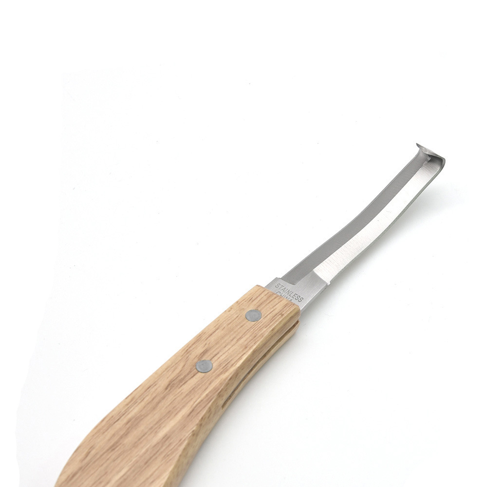 Horse, cow and sheep hoof trimming knife, durable double-edged hoof trimming knife for horse toes, a perfect tool for trimming straight hooves Application Scenario