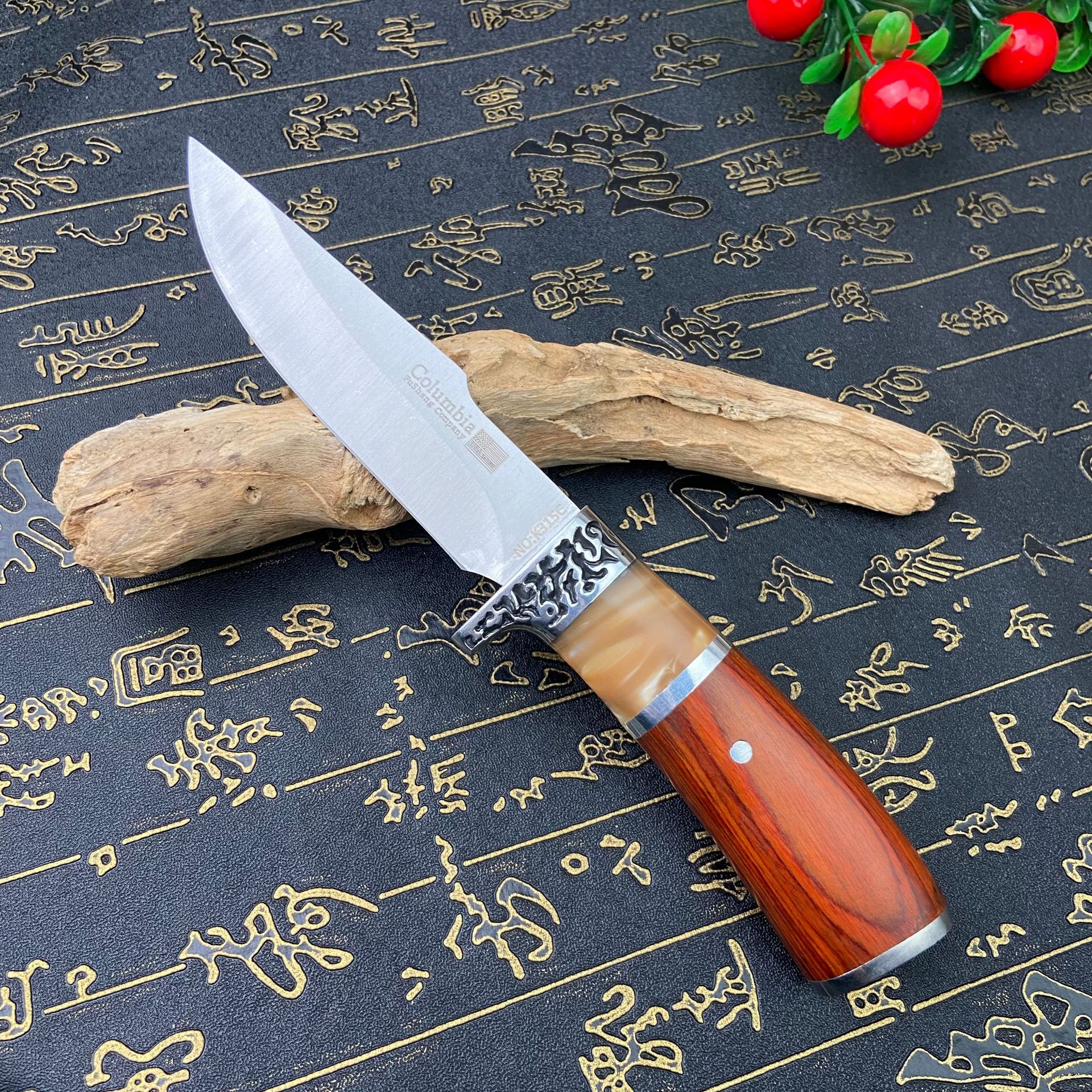 Portable sharp stainless steel peeler fruit knife, hand-handled meat knife, multi-functional knife and barbecue knife for outdoor campers Specification drawing