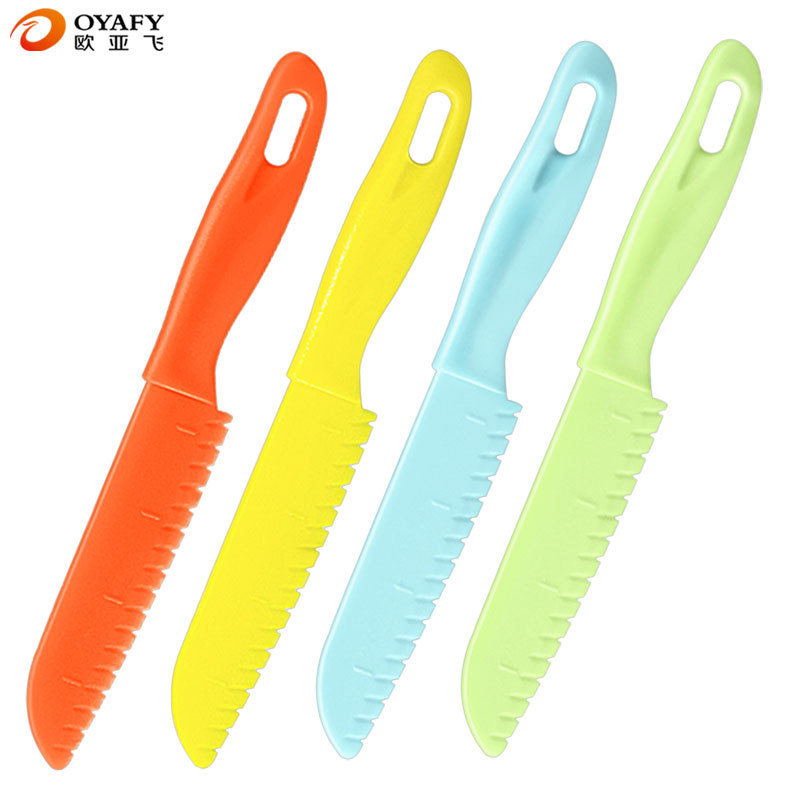 Children's fruit knife, toddler round, early education fruit and vegetable knife, bread knife, fruit peeler, toy knife, plastic small knife for complementary food Application Scenario
