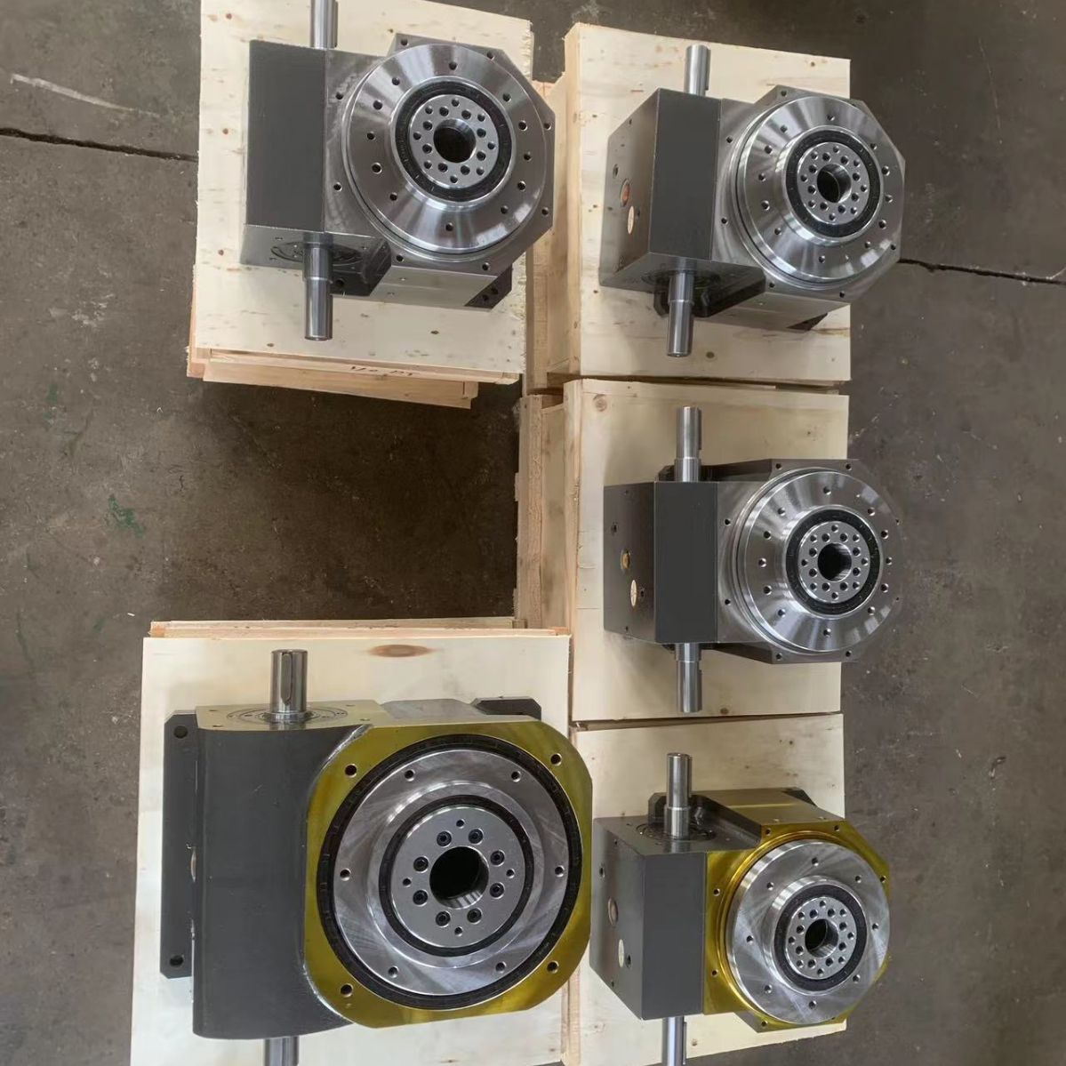 150DA, 80DF precision intermittent CAM indexers with 4, 6, 8, and 10 divisions can be non-standard equipped with motors details Picture