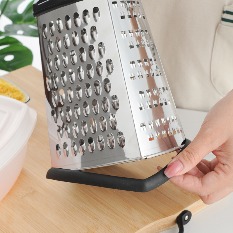 In-stock stainless steel four-sided melon grater, kitchen multi-purpose vegetable cutter, potato, cheese and cheese grater Application Scenario