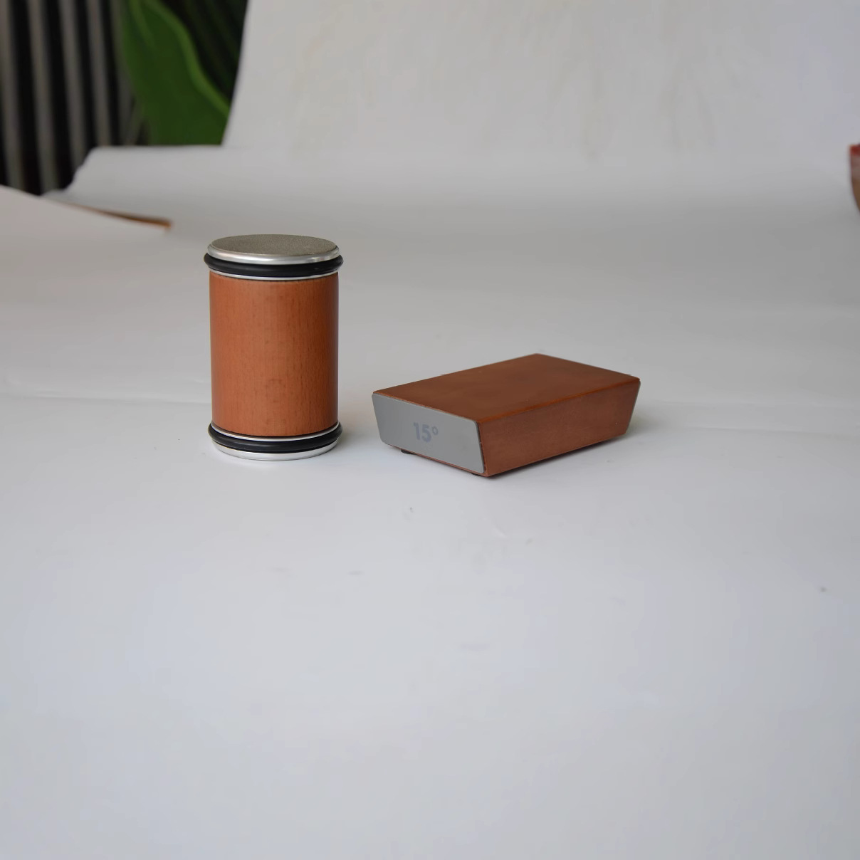 Rolling Knife Sharpener, two-angle rolling knife sharpener, grinding stone full figure