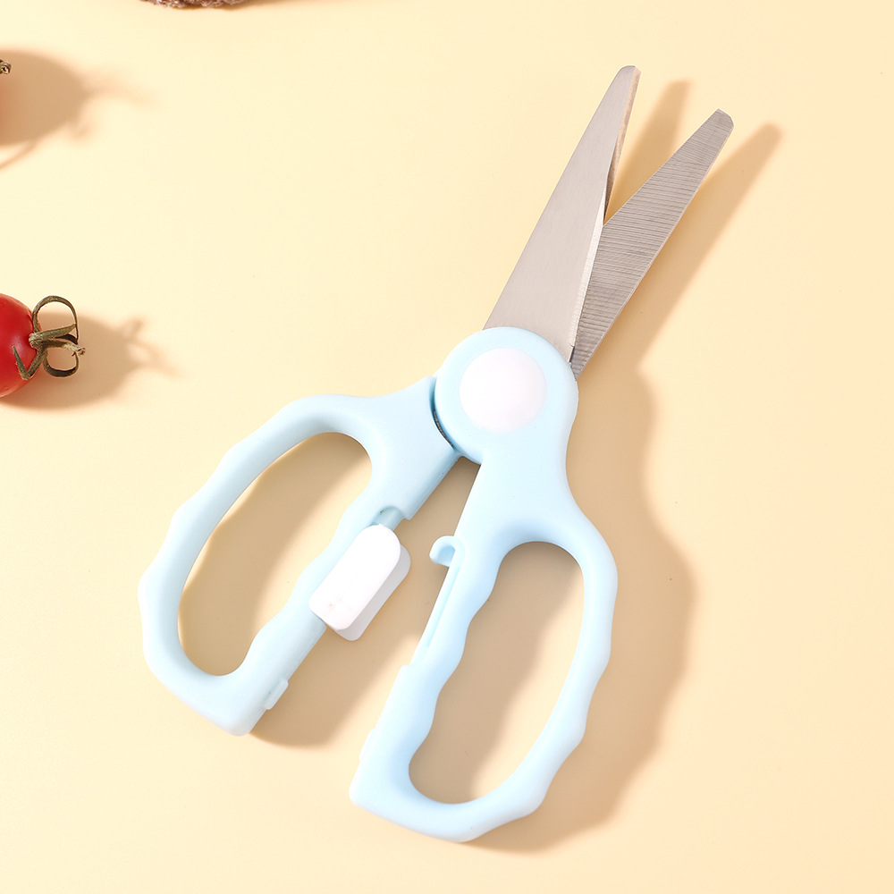 In-stock baby food scissors suitable for cutting meat and vegetables, children and babies. Portable baby food scissors for going out. Direct supply from the scissors manufacturer Application Scenario