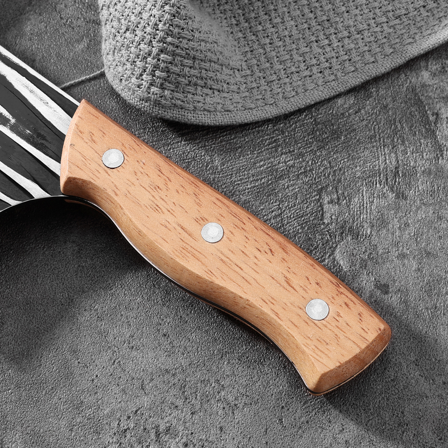 High-end solid wood forged bone-cutting knife, thickened and sharp bone-cutting tool, suitable for cutting pig's feet. Stainless steel household kitchen knife manufacturer Specification drawing