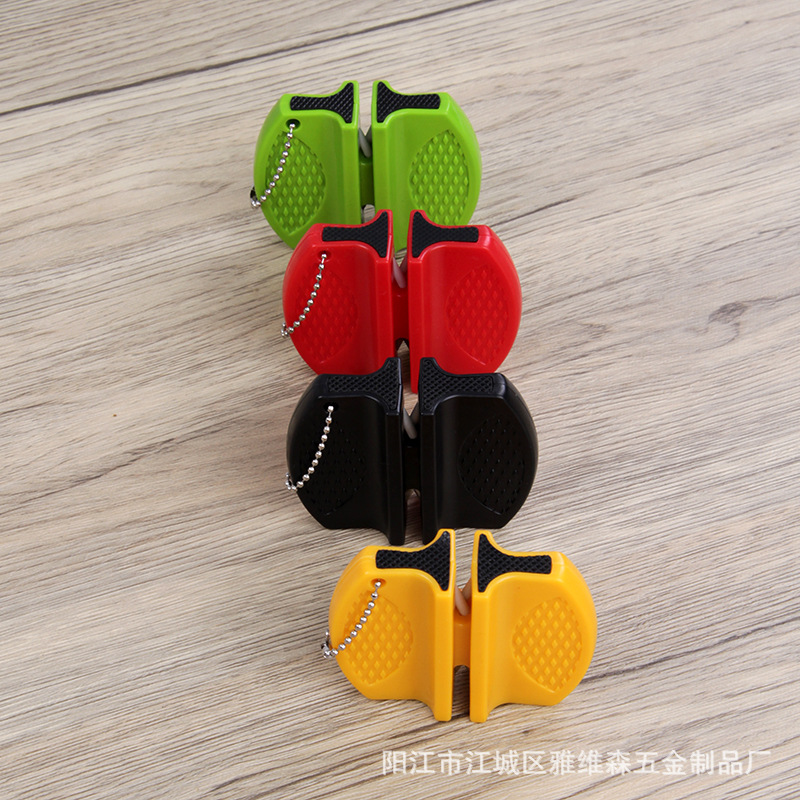Mini knife sharpener, portable ceramic sharp knife, tungsten steel outdoor knife, double-sided knife sharpener, household kitchen small tool Application Scenario
