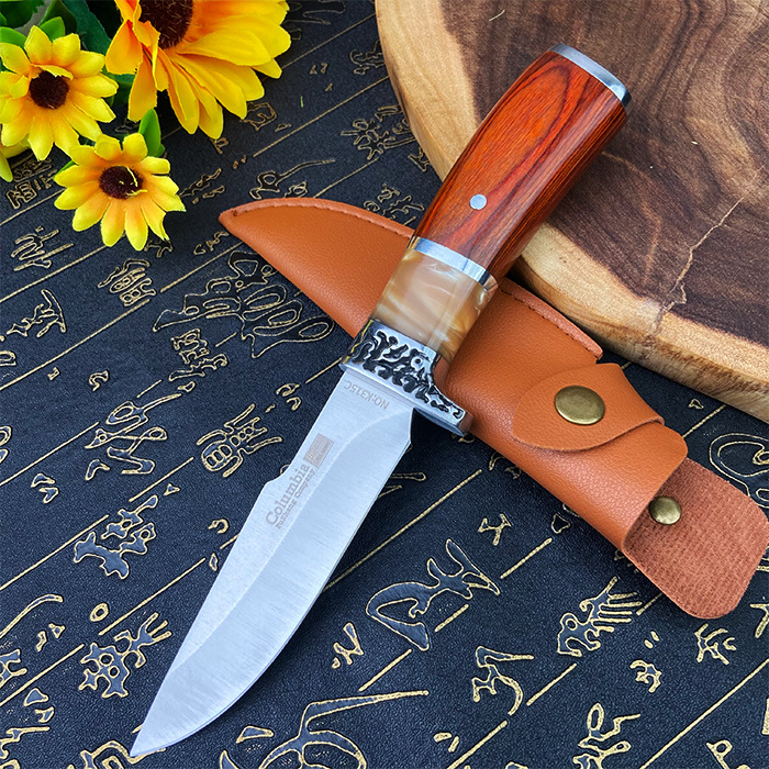 Portable sharp stainless steel peeler fruit knife, hand-handled meat knife, multi-functional knife and barbecue knife for outdoor campers full figure