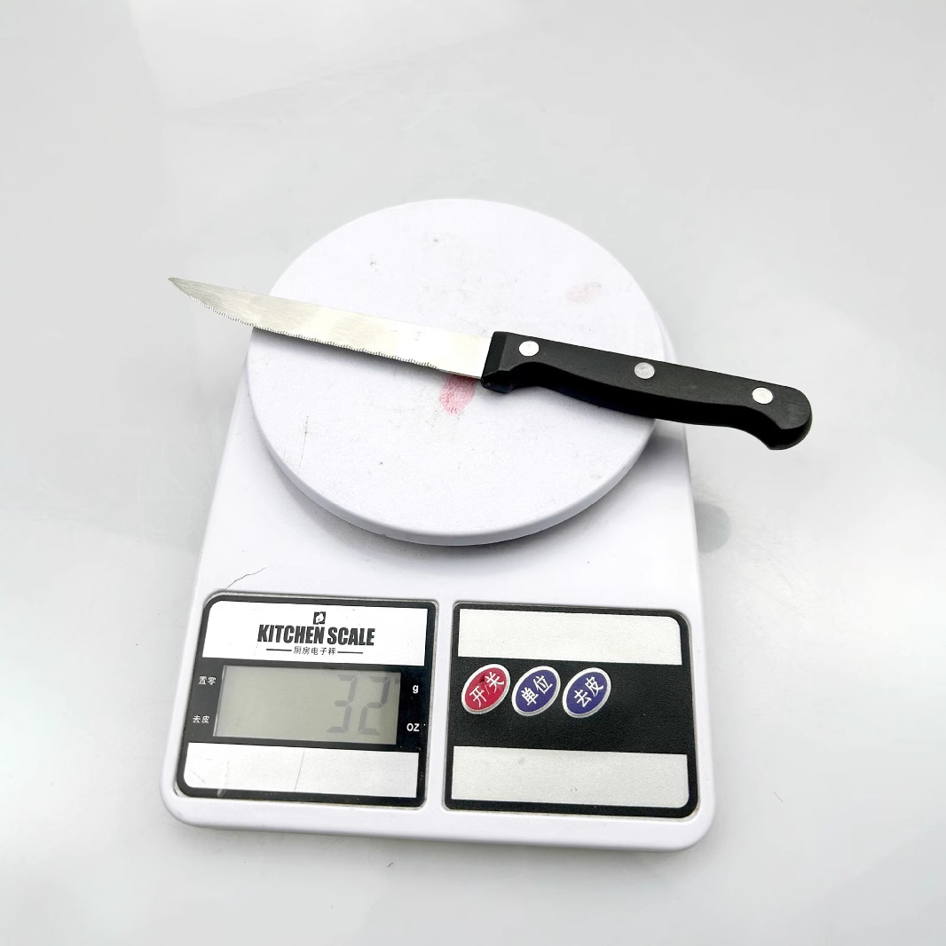 Cross-border best-selling serrated steak knife, stainless steel steak knife, stainless steel steak cutting knife, hotel and Western restaurant special Application Scenario