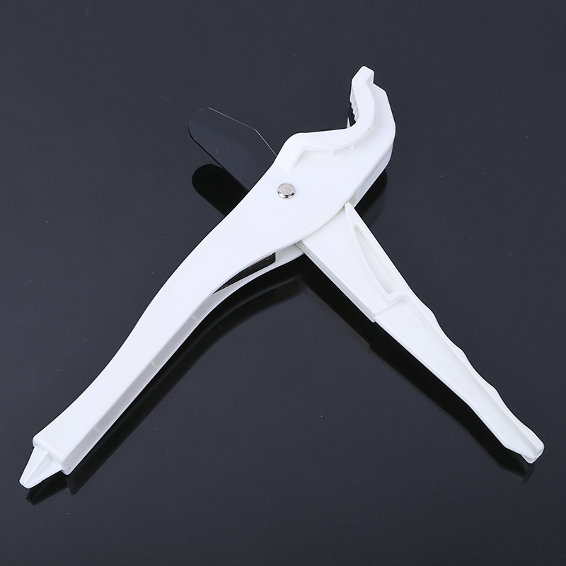 Pipe knife, ppr scissors, water pipe scissors, ppr professional fast cutting copper wire pipe, pvc pipe scissors, cutting knife, pipe cutting Chunfeng Application Scenario