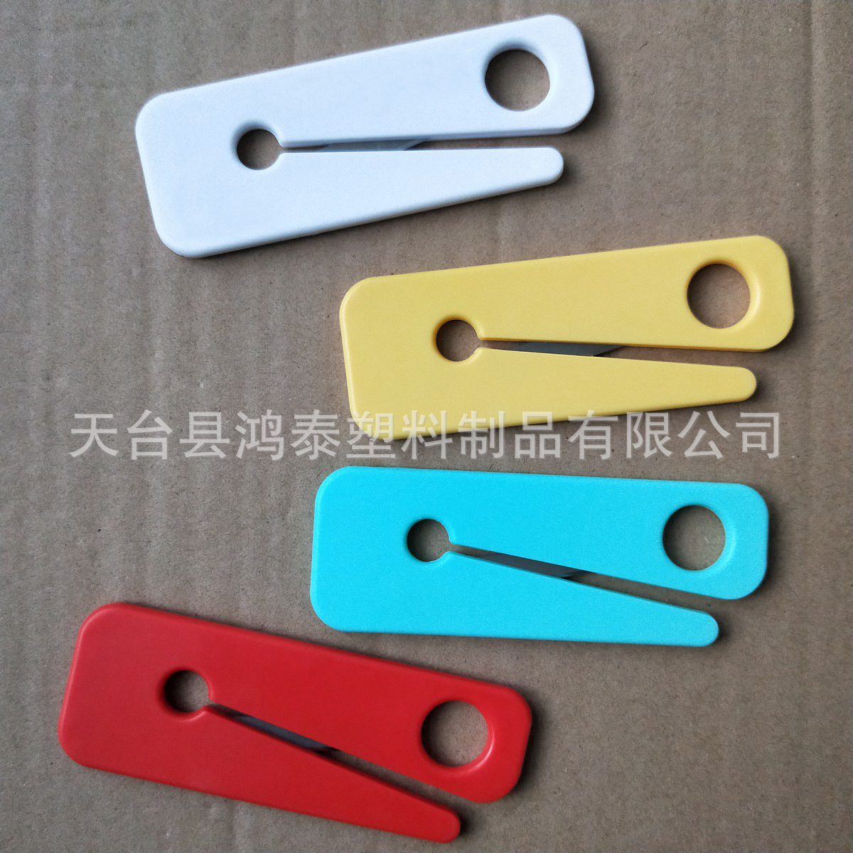 The factory's best-selling logo-printed floor protection film cutter, winding film cutting knife, and decoration floor film cutting knife Specification drawing