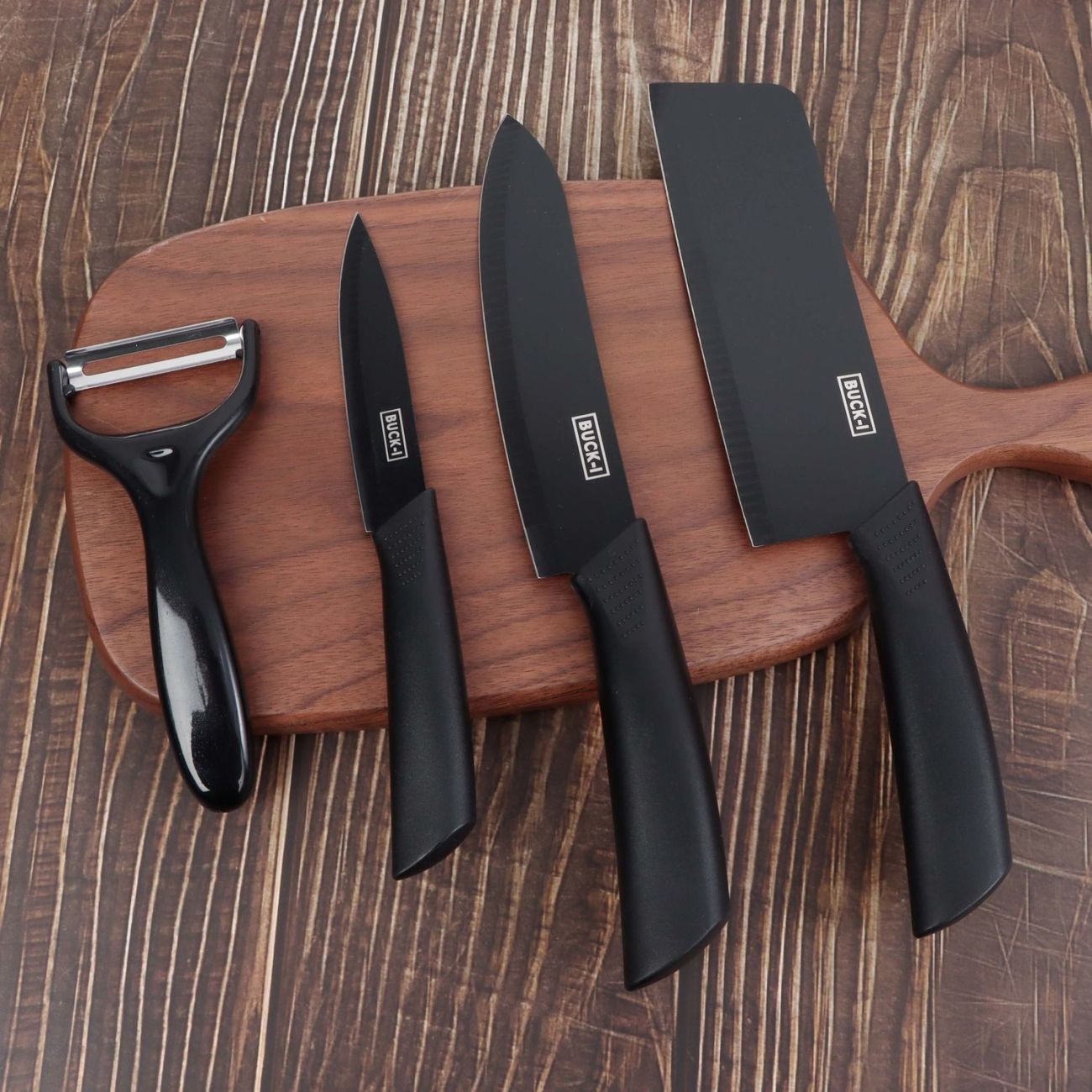 Stainless steel knife set with knife cover, stainless steel non-stick paint combination kitchen knife set, kitchen household fruit knife Application Scenario