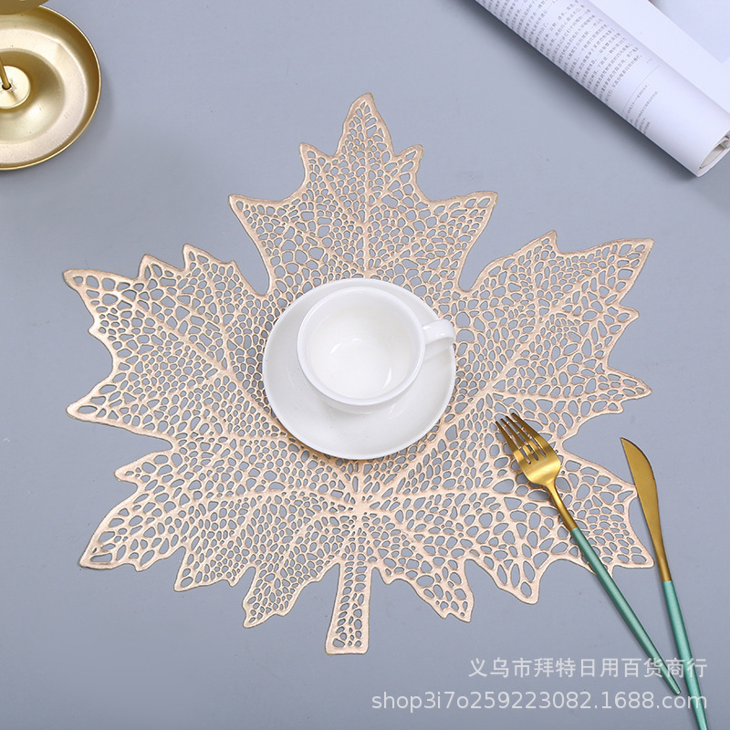 American-style hollowed-out maple leaf gilding placemats, irregular table MATS, cafe heat insulation MATS, coasters, bowl MATS, kitchen tools full figure