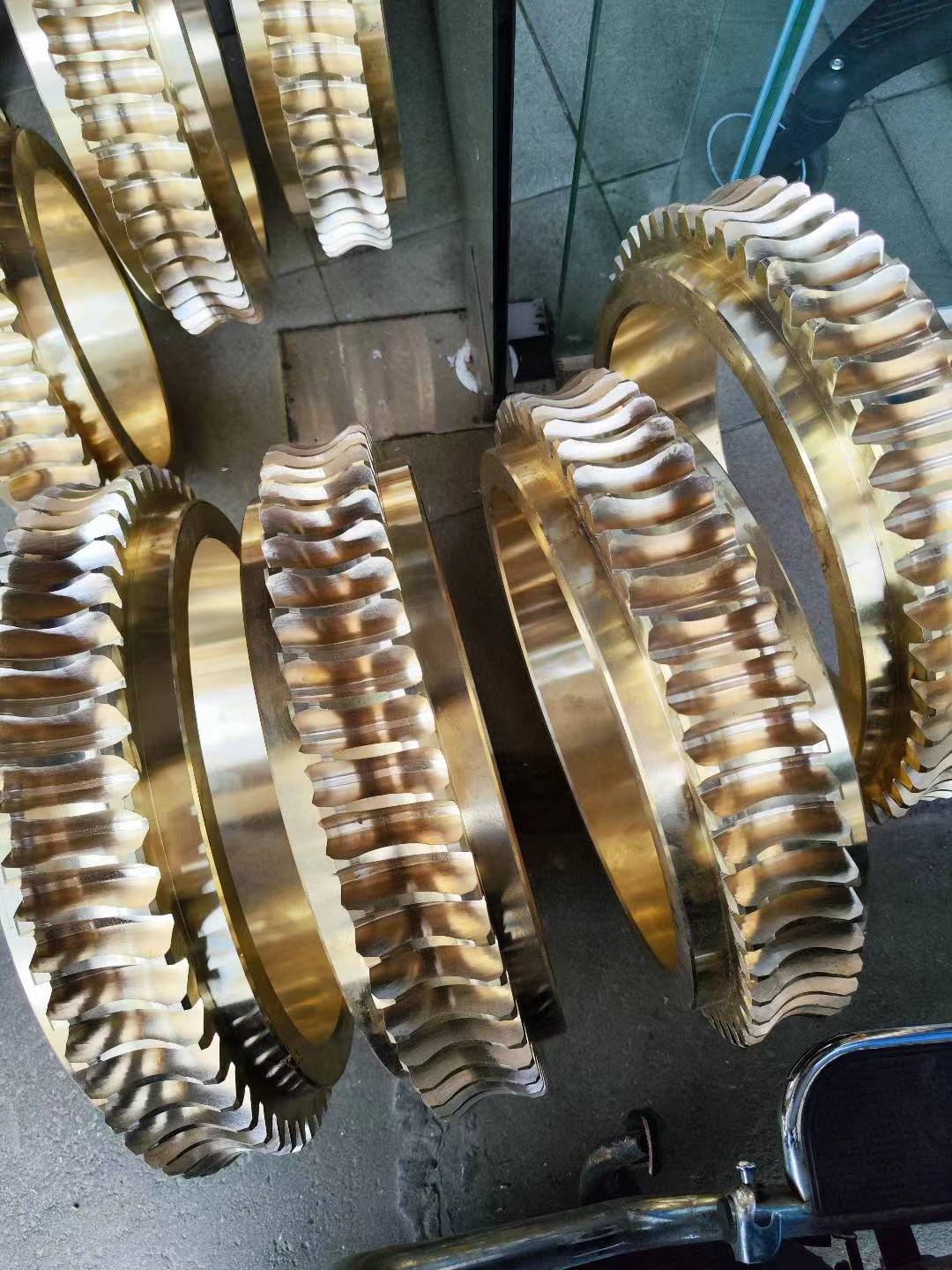 Customized turbine worm, V-belt pulley and gear manufacturers full figure
