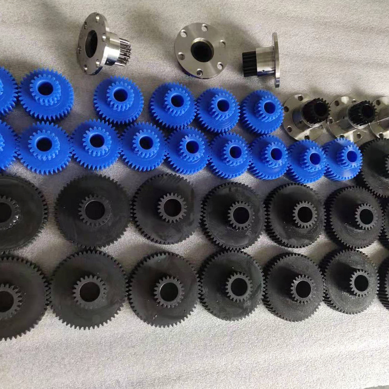 The manufacturer processes cylindrical gears, precision pinions, transmission gears, industrial gears, helical gears and sprockets Specification drawing