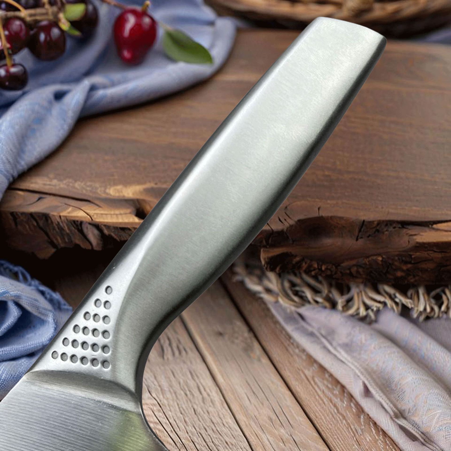 Super sharp stainless steel one-piece kitchen knife for foreign trade inventory, professional bone-cutting knife for chefs Application Scenario