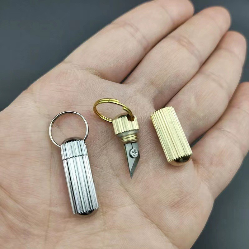 Miniature unboxing tools, capsule knives, cutting tools, splitting pills, opening packages, opening cans, cutting knives, keychains Item Picture