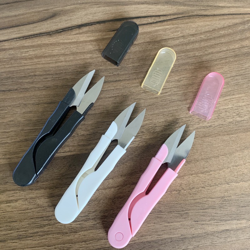 Stainless steel fishing scissors, safe for home and office use, cross-stitch, U-shaped, colored, covered, and small scissors for cutting thread ends wholesale Application Scenario