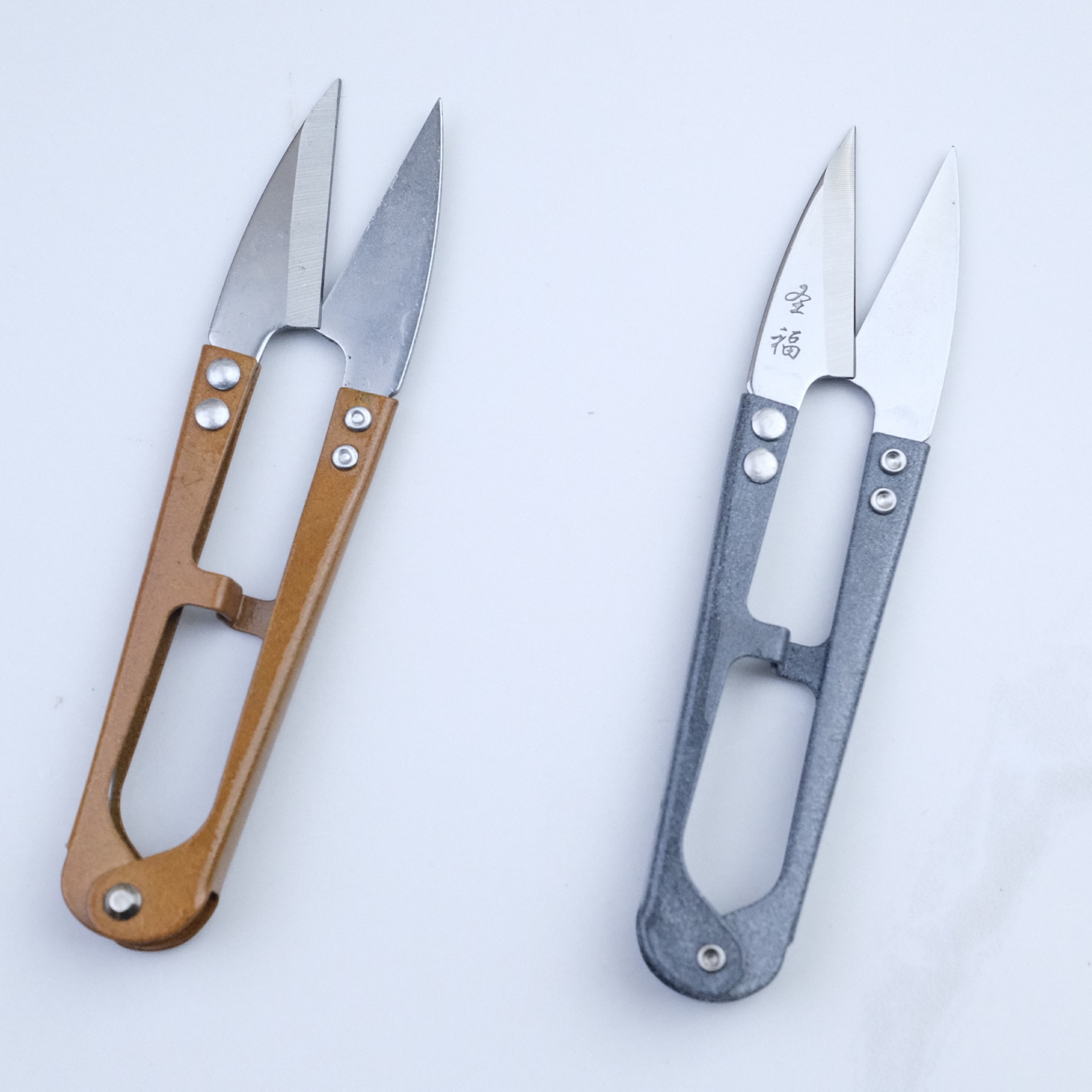 Wholesale of cross-border wordless small scissors, U-shaped small scissors, spring embroidery, household sewing thread ends, embroidery and tailor scissors Specification drawing