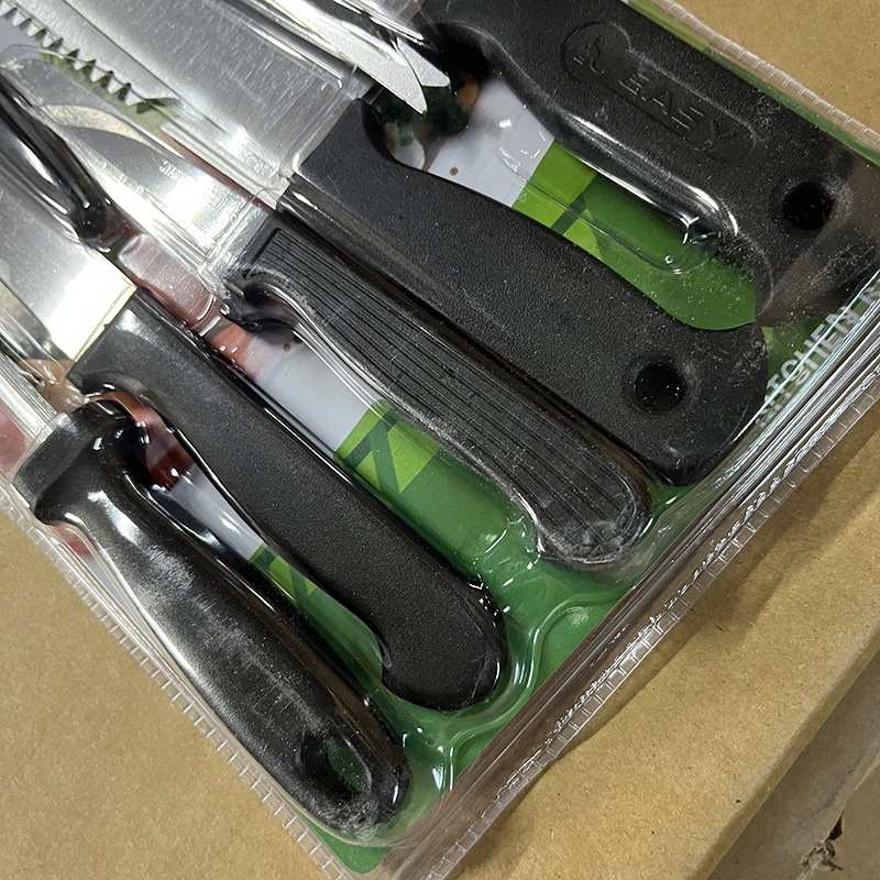 Kitchen eight-piece knife set: stainless steel PP knives, chef knives, fruit knives, kitchen knives, meat cutting utensils, and kitchen scissors Application Scenario