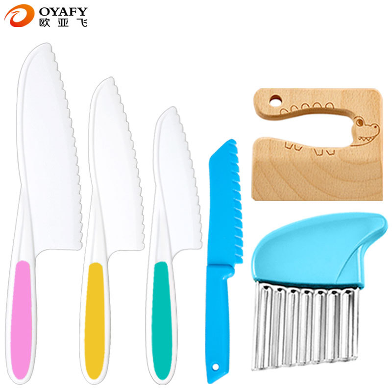 Children's plastic fruit knife, early childhood education vegetable cutter knife, fruit peeler knife, bread and cake knife, potato wave cutter Item Picture