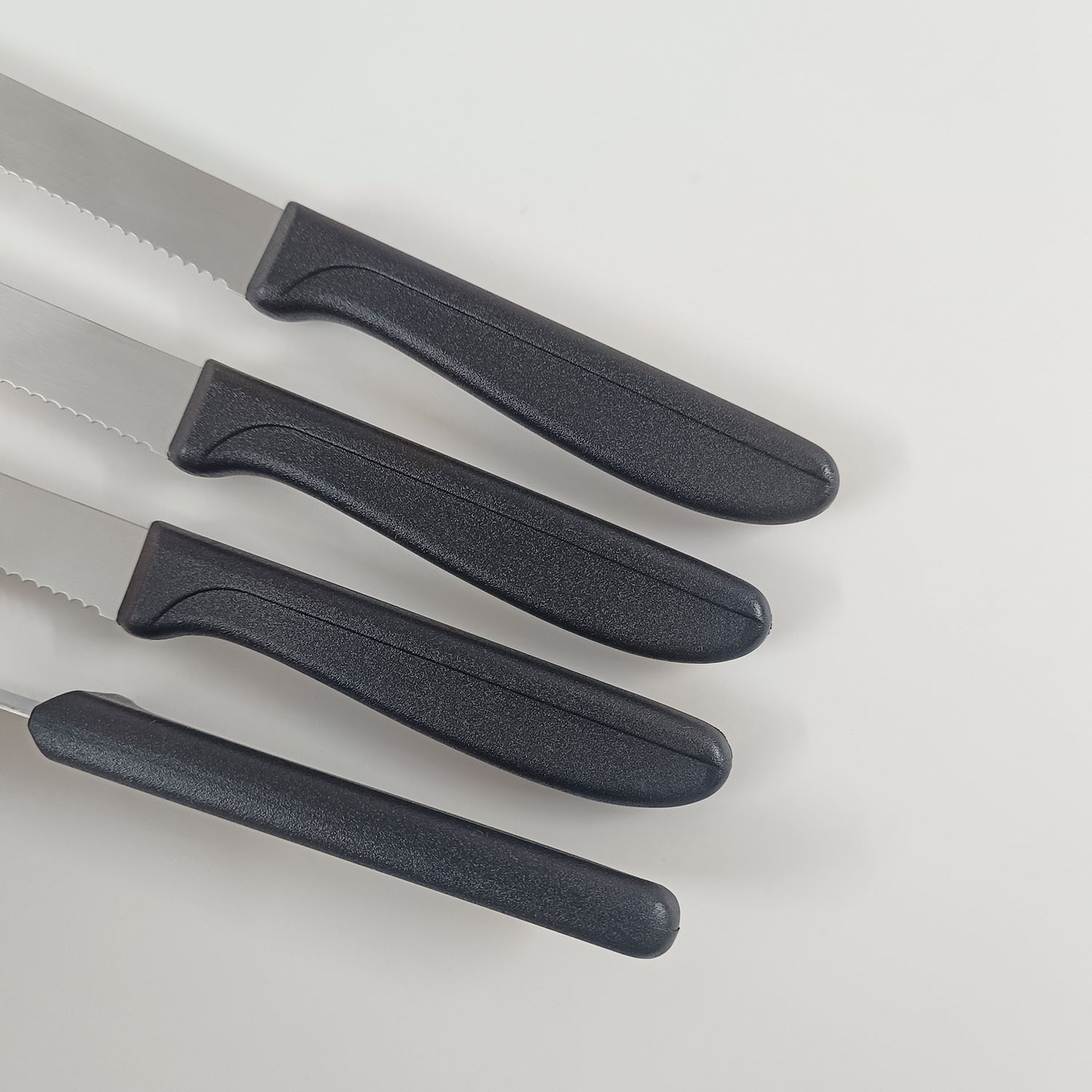 Stainless steel steak serrated knife, Western-style steak knife, black plastic-handled steak knife Specification drawing