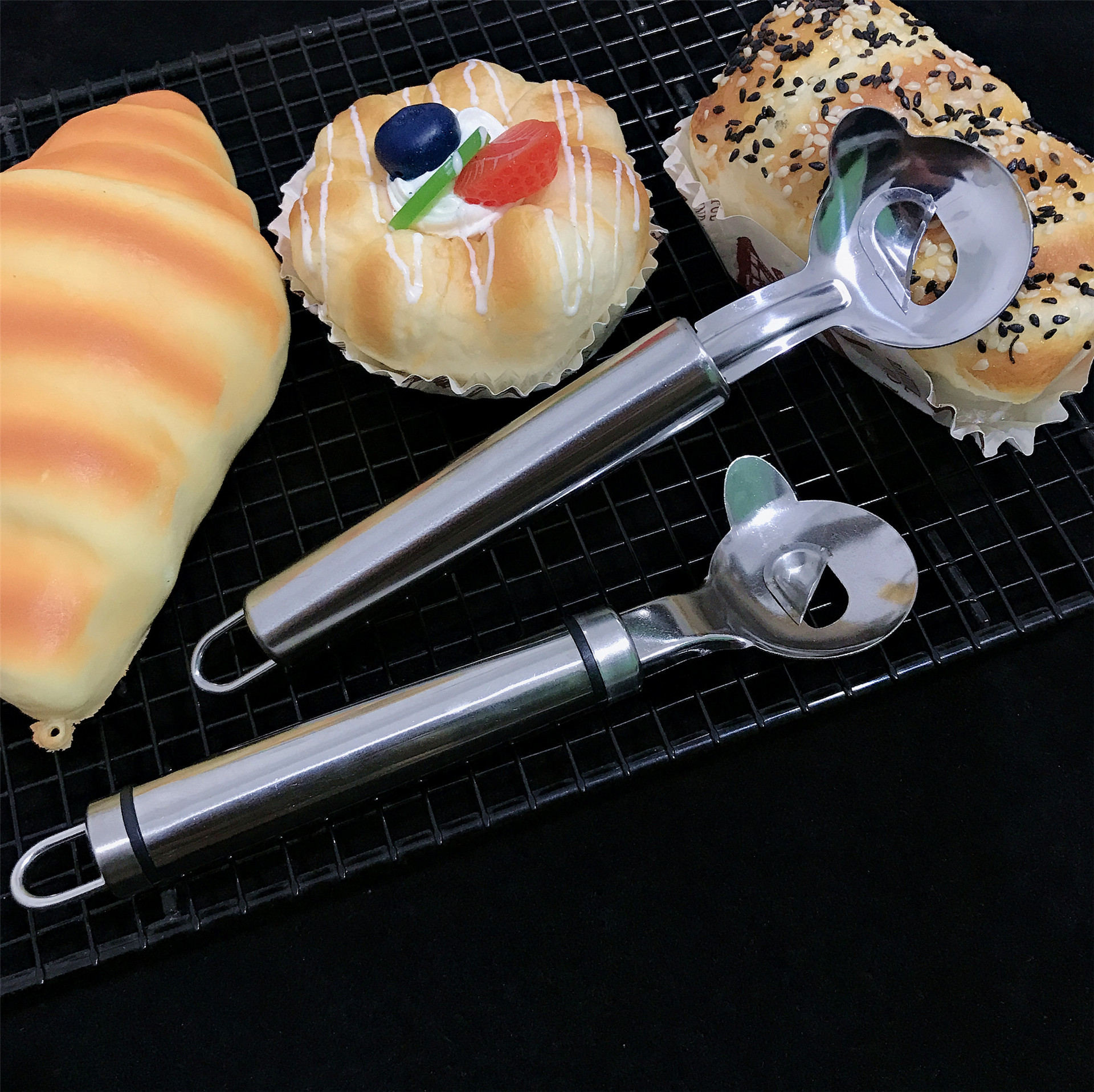 Factory wholesale of knife-cut noodle knives, household stainless steel knife-cut noodle knives, commercial knife-cut noodle knives and tools details Picture
