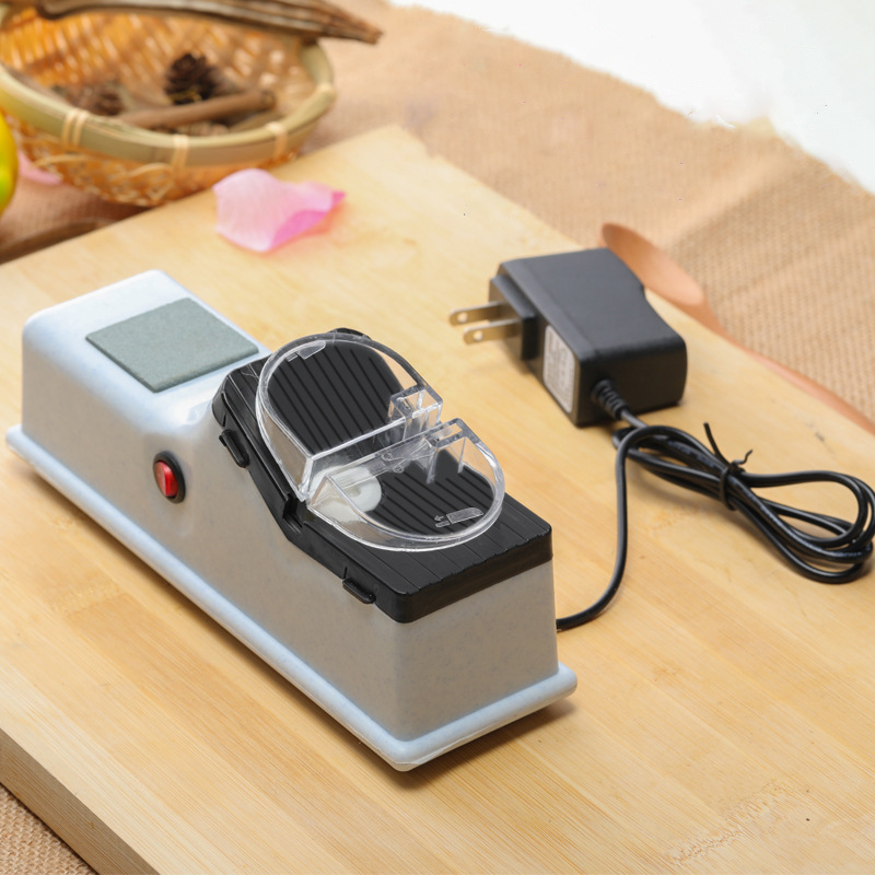 The manufacturer supplies household multi-purpose knife sharpeners, plastic hand-held whetstones and kitchen small tools for production and wholesale Application Scenario