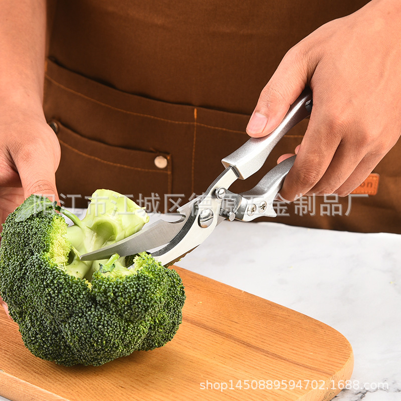 Wholesale stainless steel and aluminum handle chicken bone scissors, aluminum alloy handle multi-functional kitchen food and seafood scissors Application Scenario