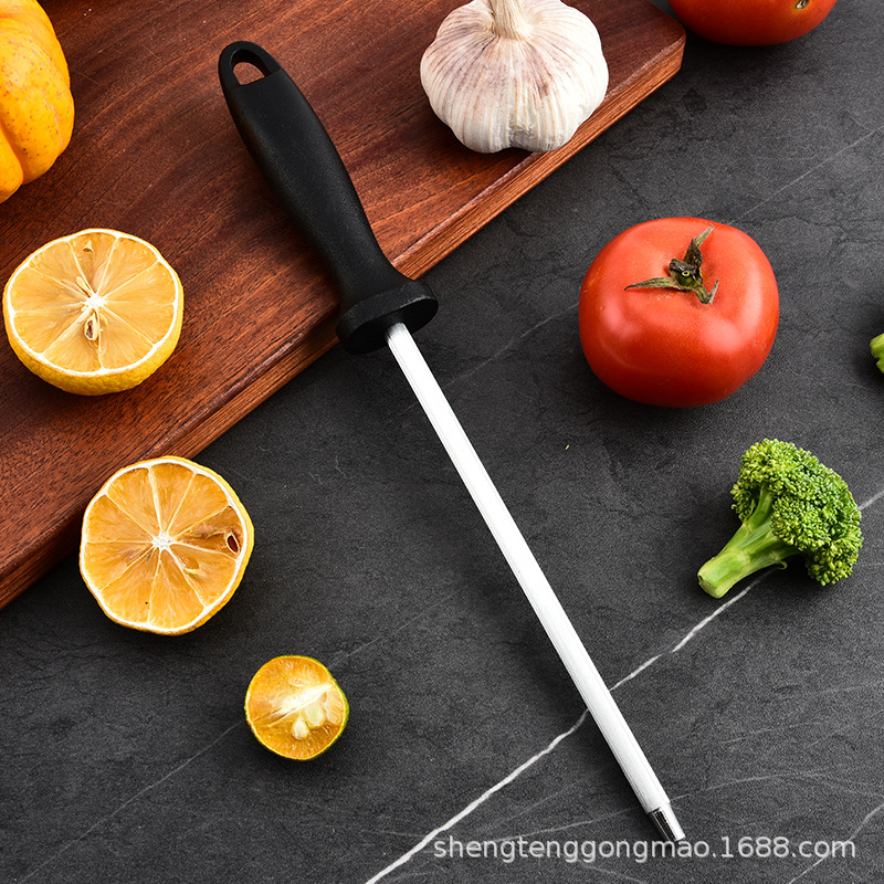 A variety of carbon steel knife sharpeners, convenient household knife sharpeners, good helpers for kitchen knives, knife sharpeners and tools Application Scenario