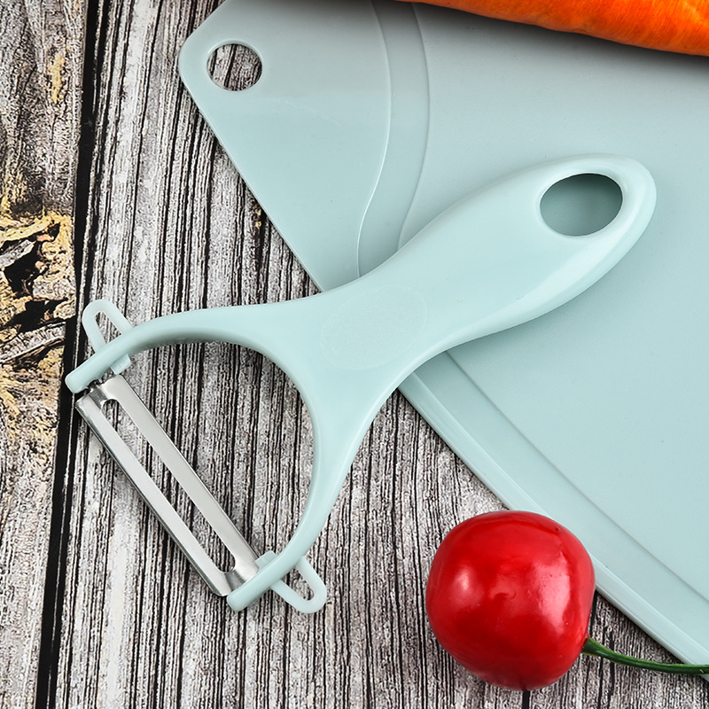 Cross-border e-commerce stainless steel three-piece set, fruit knife set, cutting board, scraper, peeler, kitchen knife Application Scenario