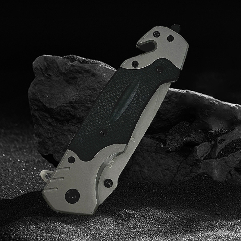 Wholesale folding knives, outdoor camping self-defense knives, stainless steel folding knives, camping outdoor survival knives, household fruit knives Application Scenario