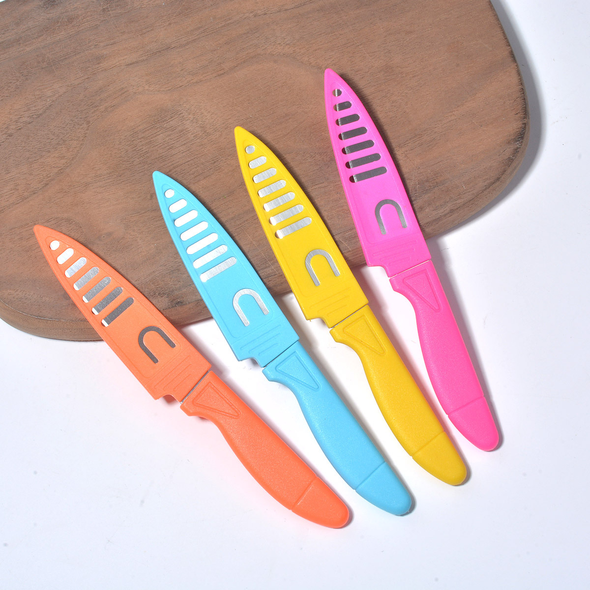 Factory direct sales of fruit knives, stainless steel fruit peelers with scabies, portable small knives, and fruit peelers Specification drawing