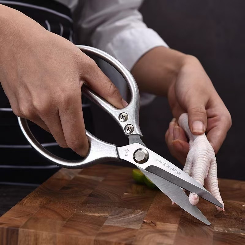 Cross-border in-stock stainless steel sk5 kitchen scissors, multi-functional chicken bone scissors, complementary food scissors, household bone scissors details Picture